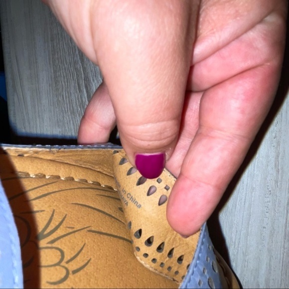 Leather Naturalizer Sandals - Picture 6 of 7